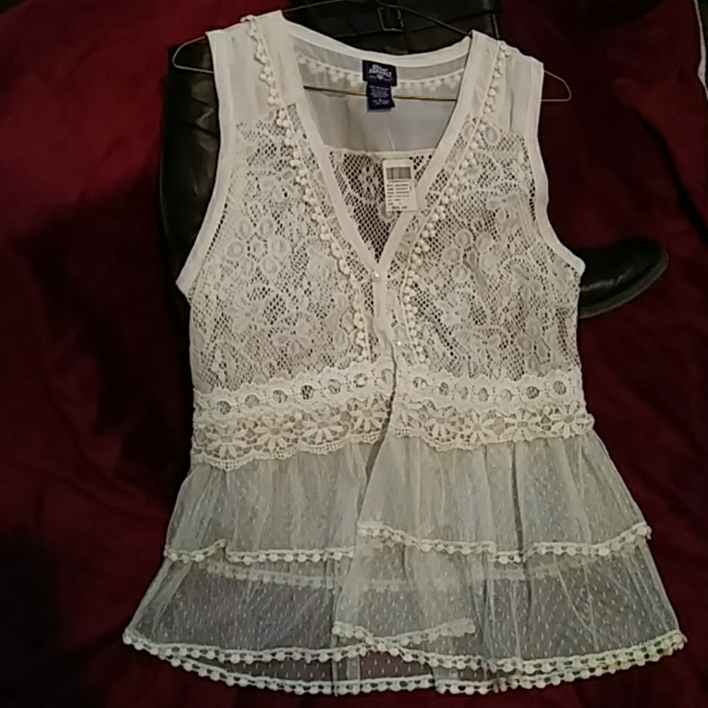 NWT beautiful lace vest